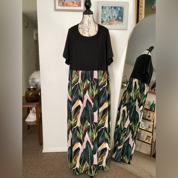Black and Leaf Print Maxi Dress 5XL - Picture 1 of 5
